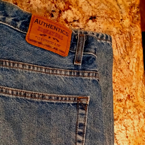 Levi's Authentics Signature - Picture 2 of 4